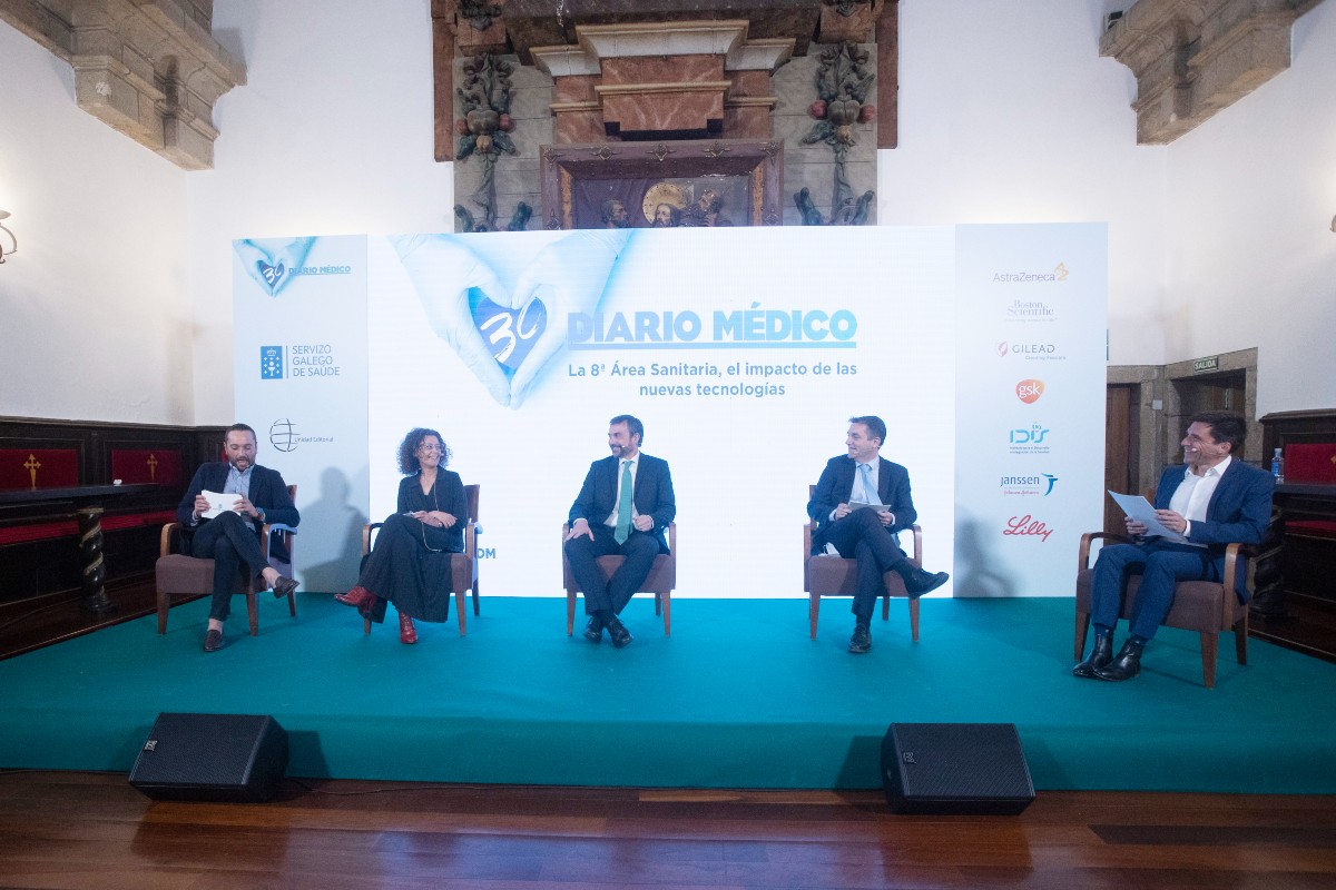 Los miembros de la Consejera de Sanidad de Galicia Alberto Fuentes, secretario general; Carmen Durán, directora de Salud Pública; Jorge Aboal, director de Asistencia Sanitaria, y Benigno Rosón, subdirector de Tecnologas, participaron en un debate moderado por Miguel G. Corral, director de Diario Médico. Foto: ARABA PRESS.